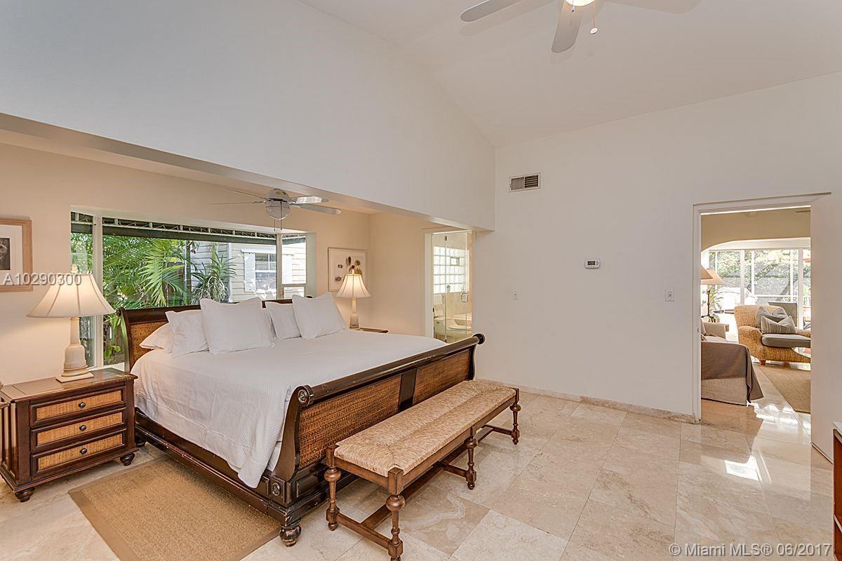 337 Gulf Road Key Biscayne, FL 33149 - Photo 12 of 25