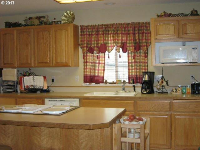 309 Ridgeway Street Sutherlin, OR 97479 - Photo 8 of 16