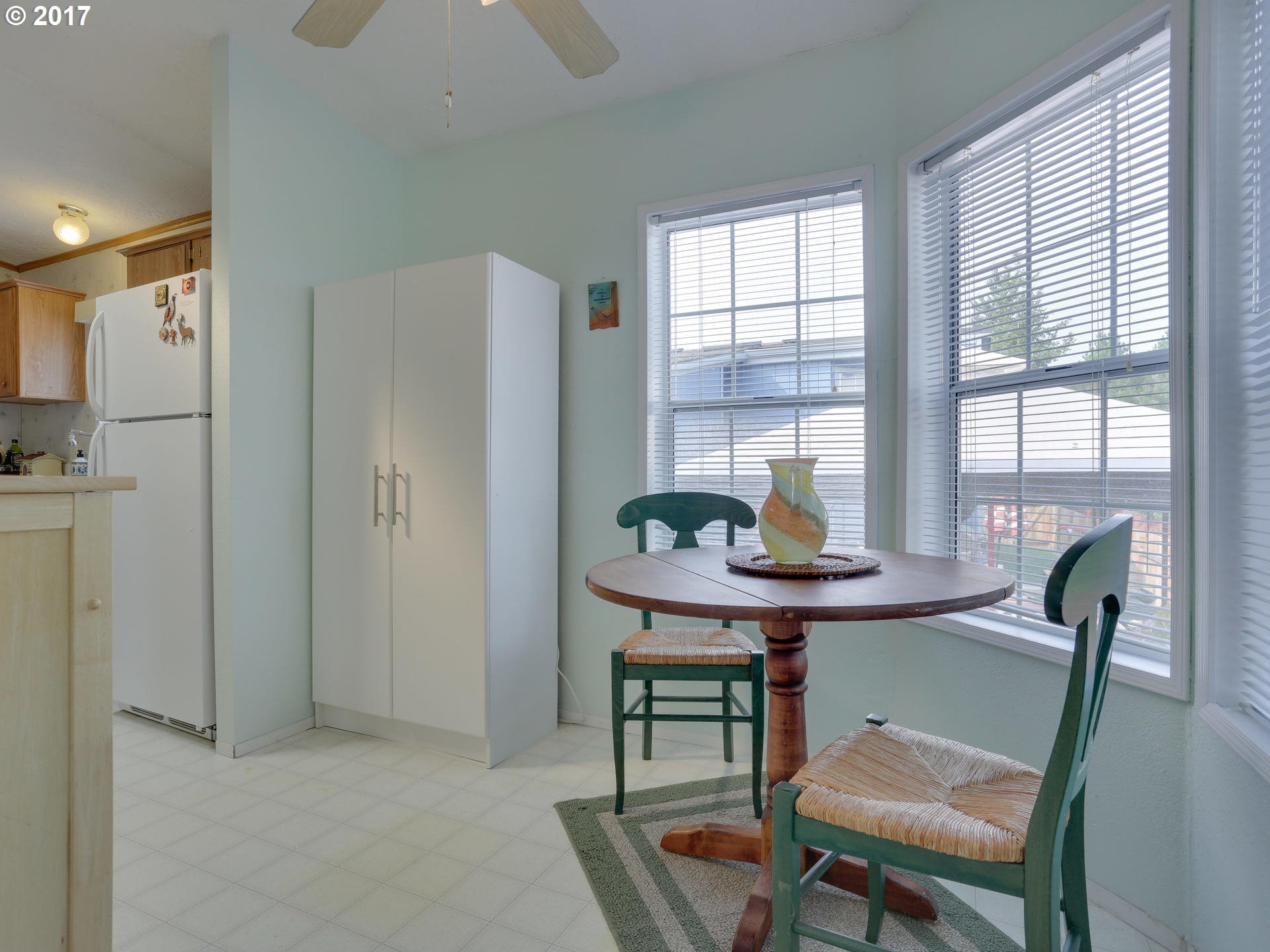 931 Southwest Sunset Way Troutdale, OR 97060 - Photo 15 of 32