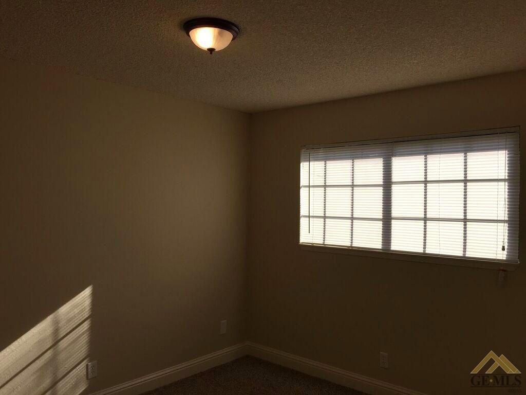 4205 Akers Road Bakersfield, CA 93313 - Photo 11 of 17