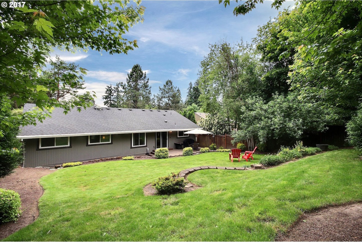 2133 Southwest Marigold Street Portland, OR 97219 - Photo 19 of 20 Gallery Image 19