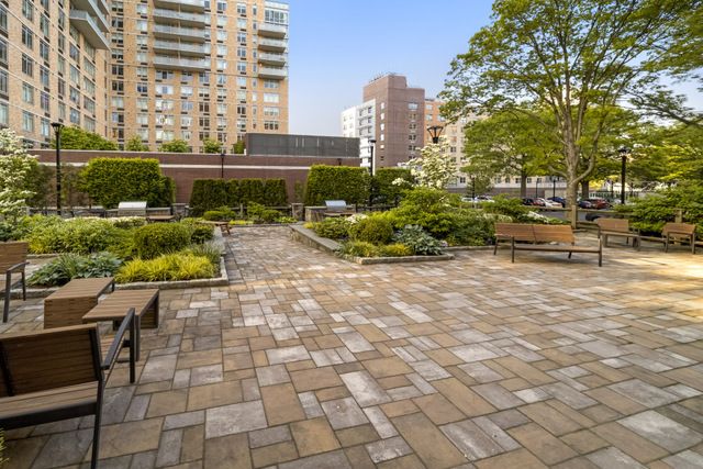 $775,000 | 122 Ashland Place, Unit 10L | Downtown Brooklyn