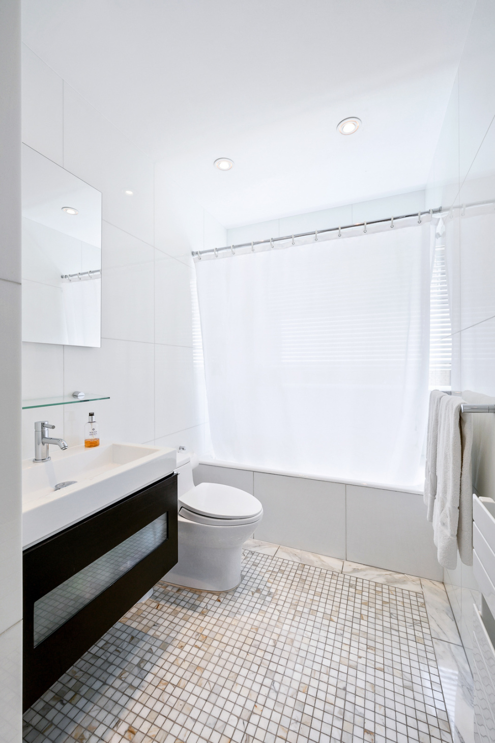 500 Park Avenue, Unit 18D Manhattan, NY 10022 - Photo 9 of 10