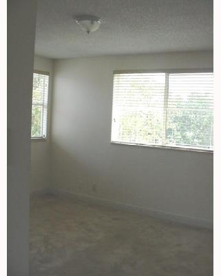 843 Falling Water Road Weston, FL 33326 - Photo 14 of 16