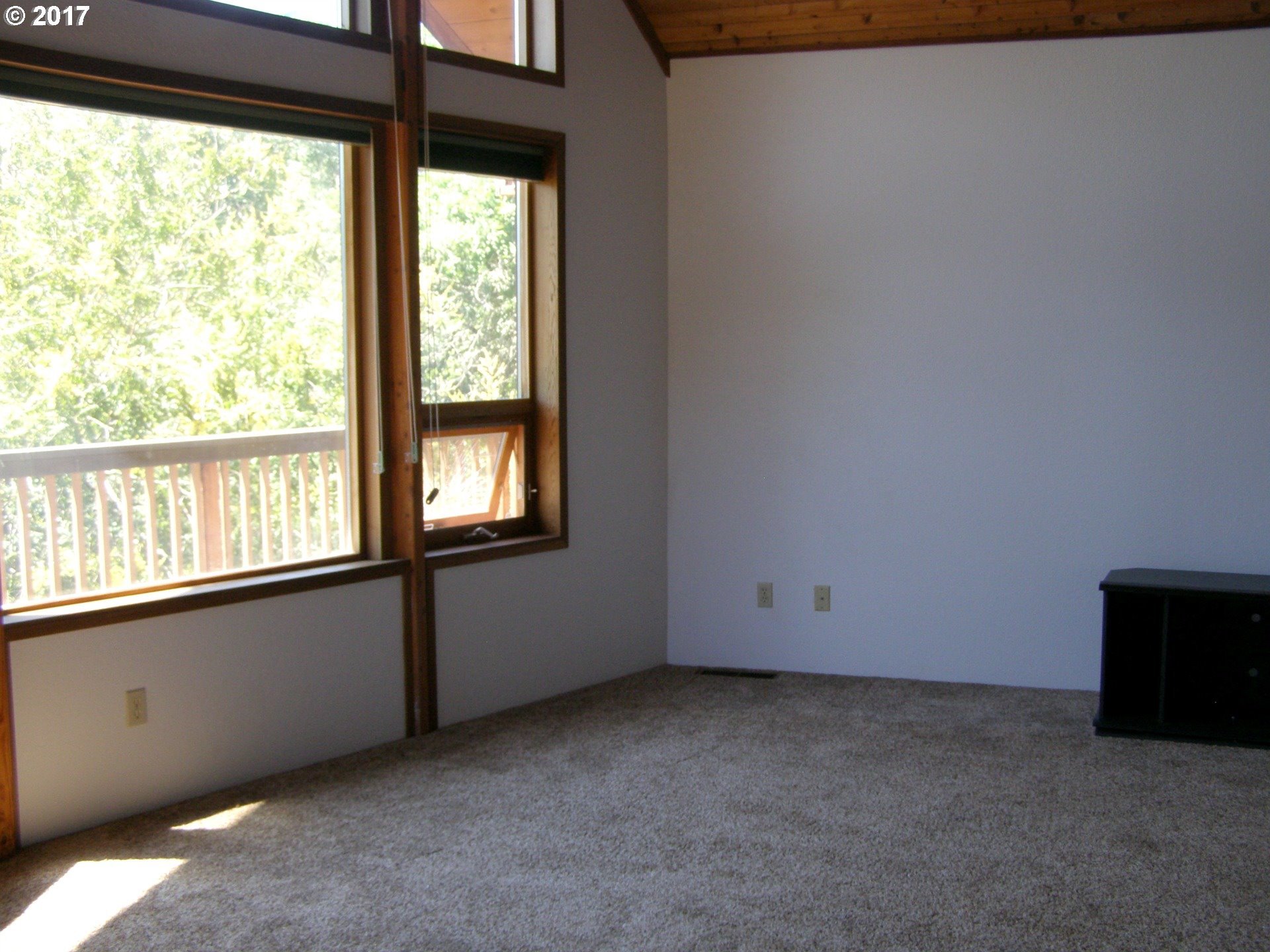 1890 Del Rio Road Roseburg, OR 97471 - Photo 31 of 32 Gallery Image 31