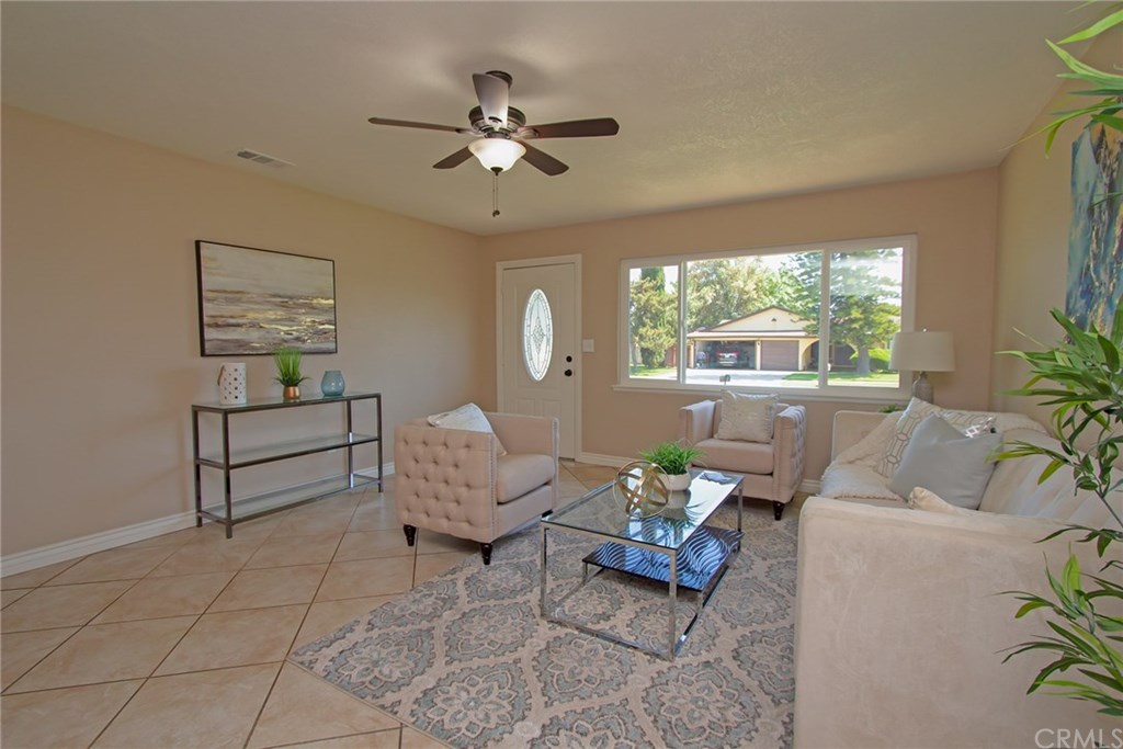 19340 Woodhill Street Rialto, CA 92376 - Photo 6 of 42