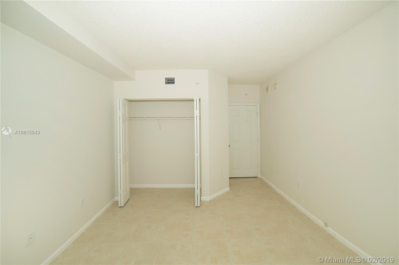 17100 North Bay Road, Unit 1514 Sunny Isles Beach, FL 33160 - Photo 32 of 38