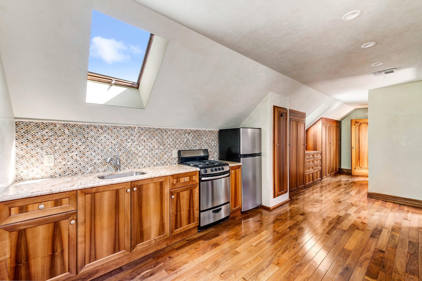 8375 Shore Road Brooklyn, NY 11209 - Photo 12 of 17