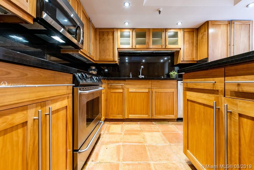 520 Brickell Key Drive, Unit APH00 Miami, FL 33131 - Photo 39 of 48
