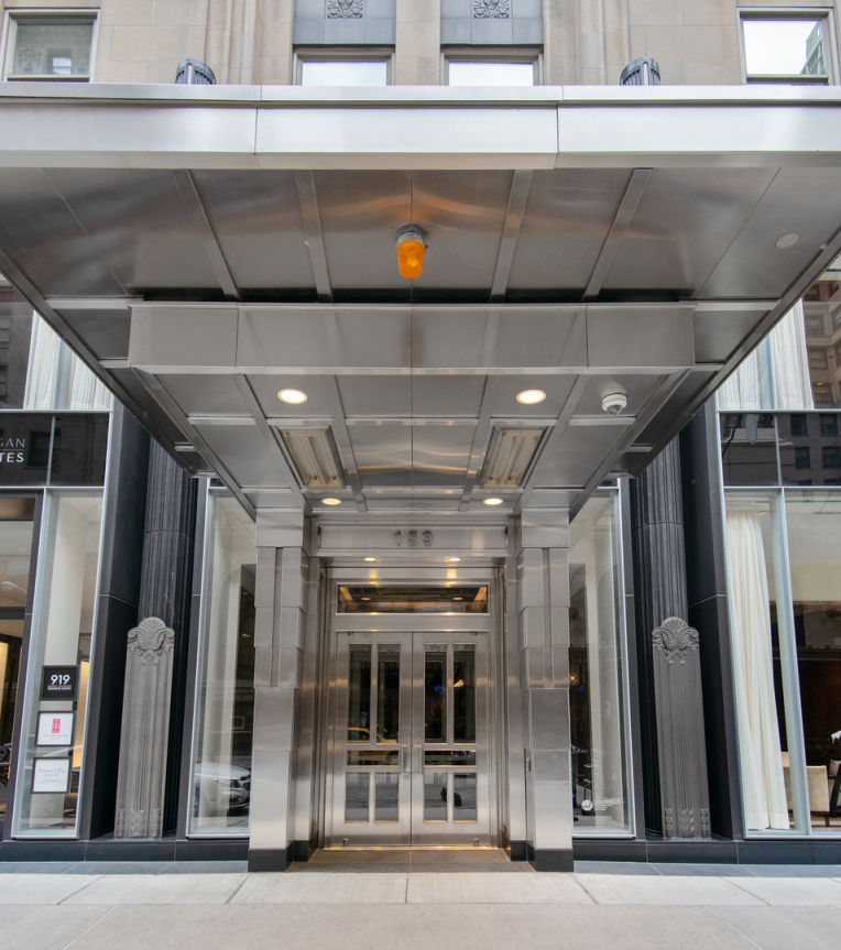 159 E Walton Pl, Chicago, IL 60611 - Photo 2 of 5