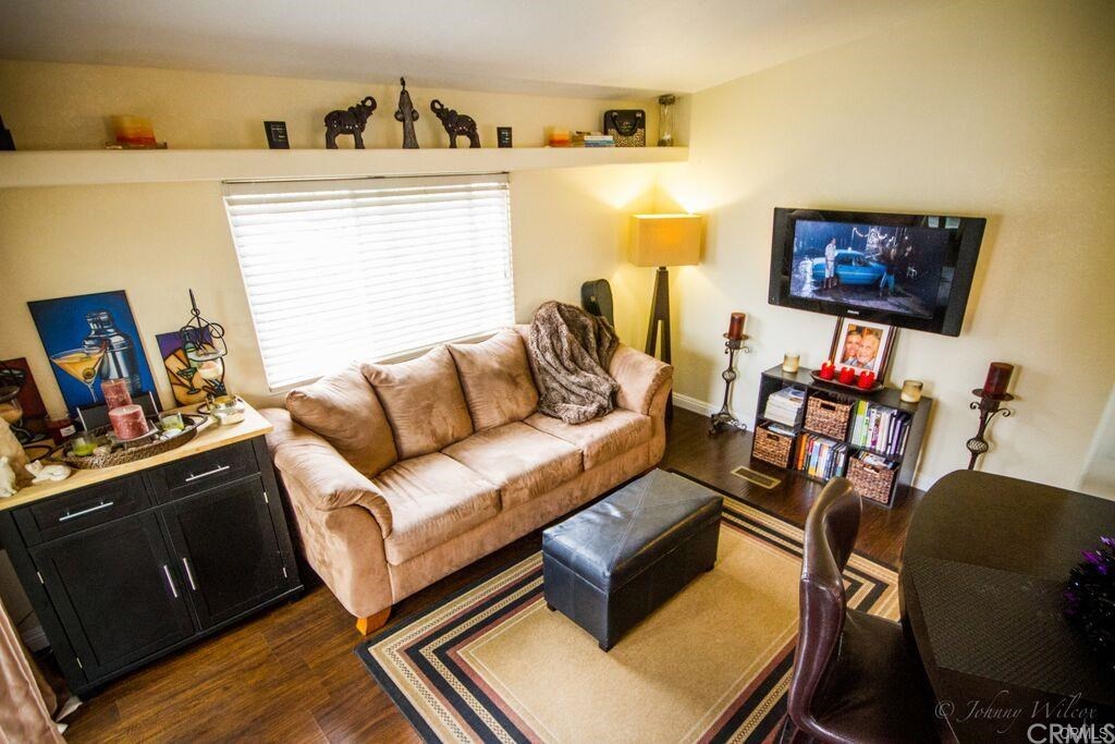 80 Huntington Street, Unit 208 Huntington Beach, CA 92648 - Photo 4 of 18