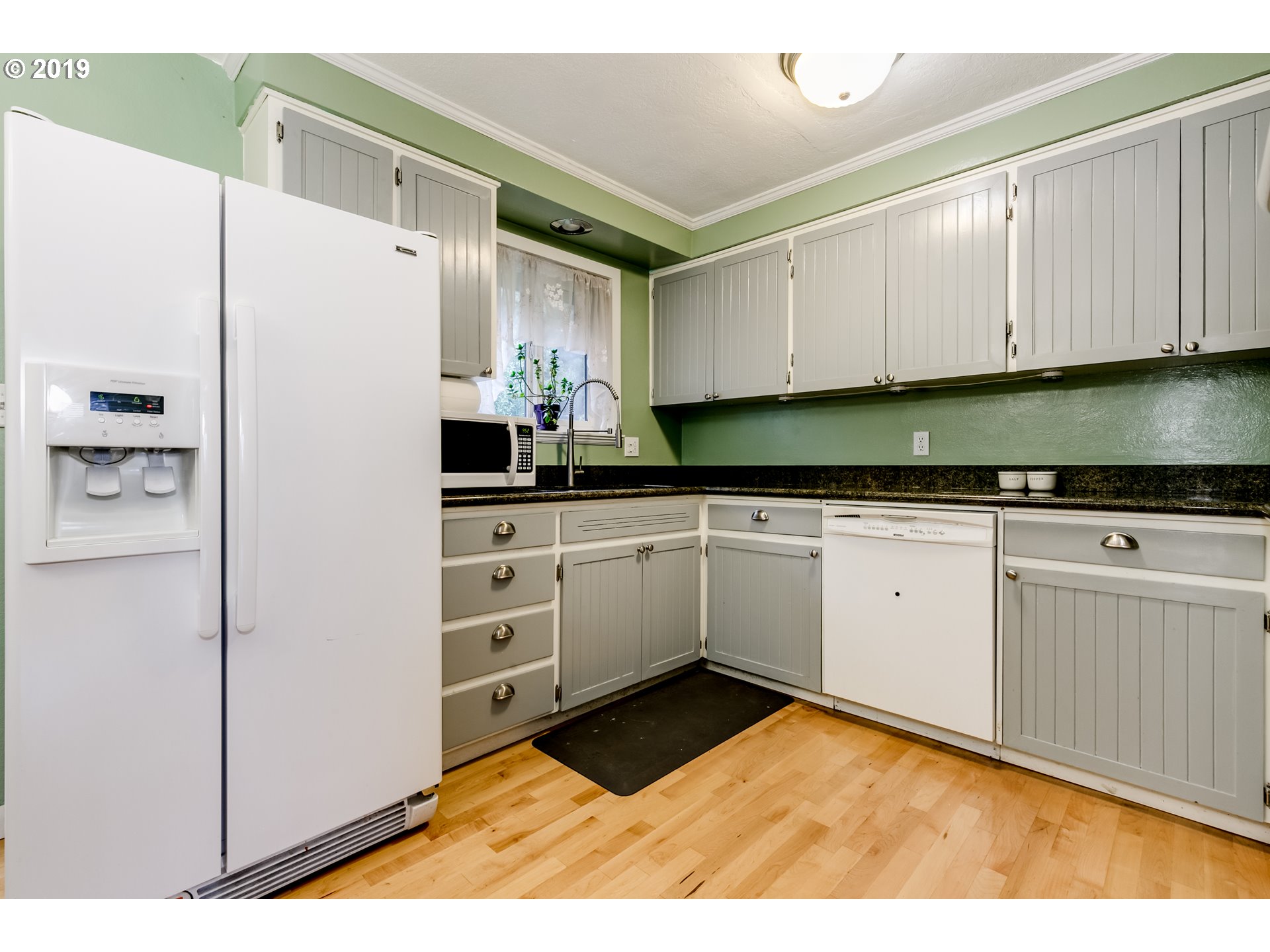807 25th Street Springfield, OR 97477 - Photo 12 of 22