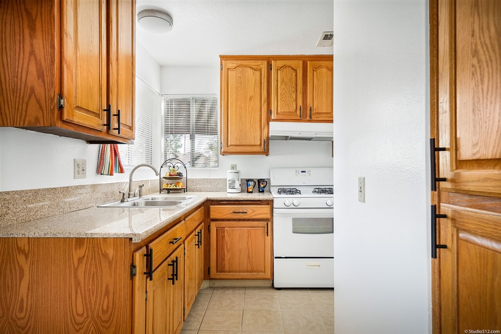 1460 Panorama Ridge Road Oceanside, CA 92056 - Photo 19 of 25 Gallery Image 19
