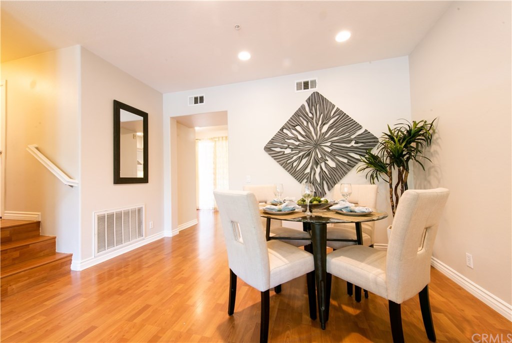 65 Passage Irvine, CA 92603 - Photo 4 of 30