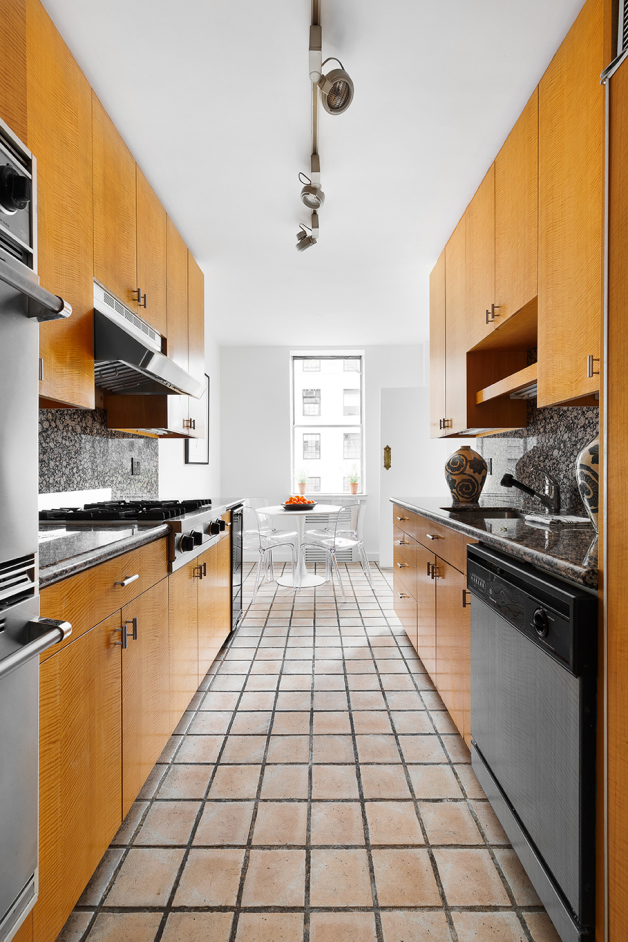 910 5th Avenue, Unit 9B Manhattan, NY 10021 - Photo 5 of 10