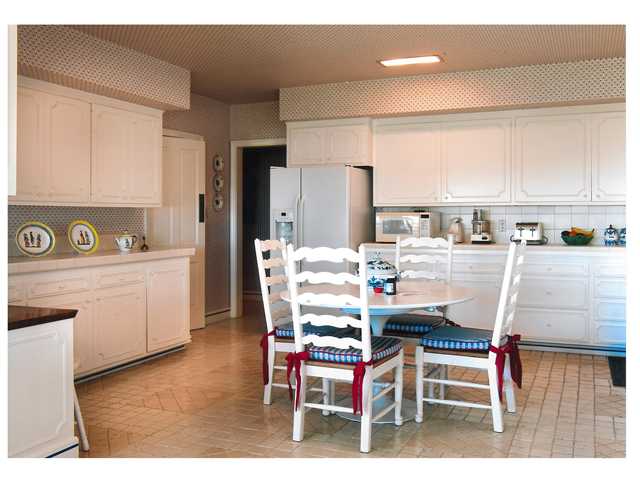 3311 Kellogg Way San Diego, CA 92106 - Photo 24 of 25 very large kitchen