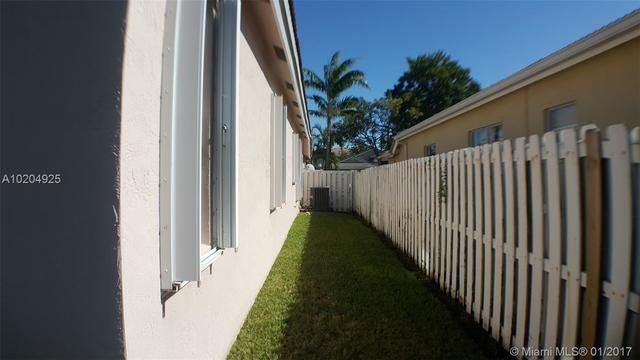 Encantada, Pembroke Pines, FL 33029 Compass