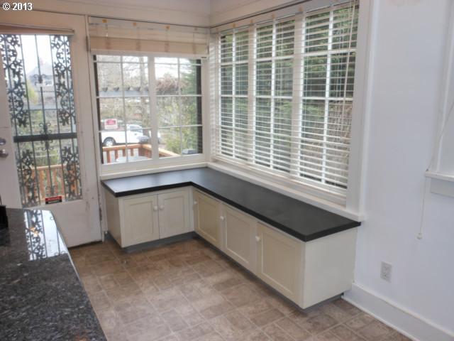 244 Southwest Idaho Street Portland, OR 97219 - Photo 7 of 15 Gallery Image 7