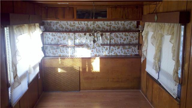 820 Palmyra Road Clarksville, TN 37040 - Photo 7 of 9 Eat-In Area!