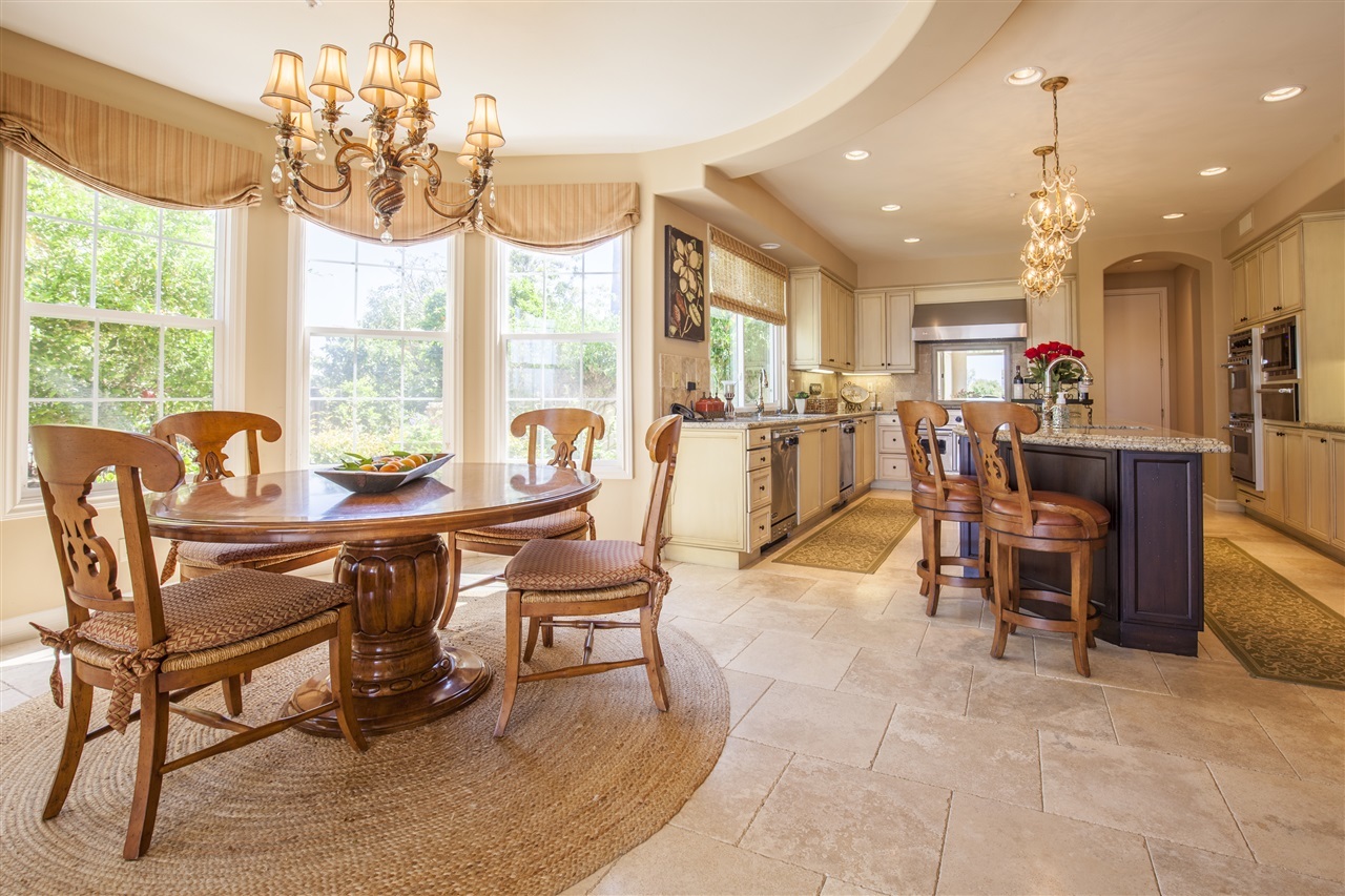 6802 Farms View Court Rancho Santa Fe, CA 92067 - Photo 8 of 25 Dinner (or breakfast or lunch) is served!