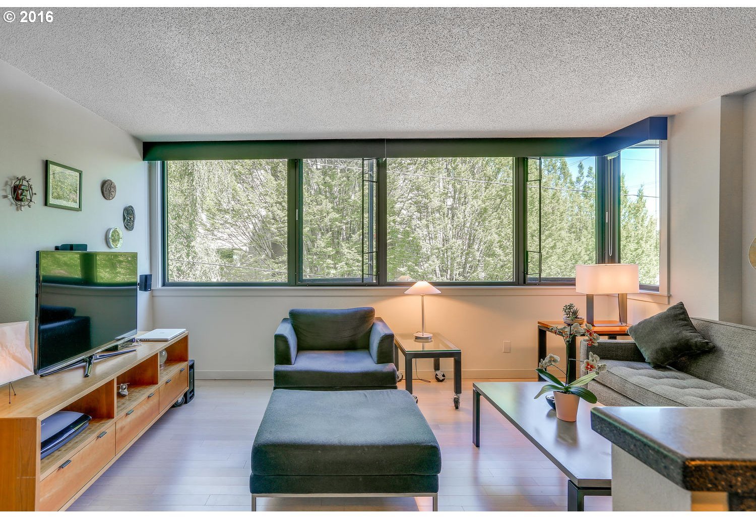 2020 Southwest Main Street, Unit 402 Portland, OR 97205 - Photo 9 of 29