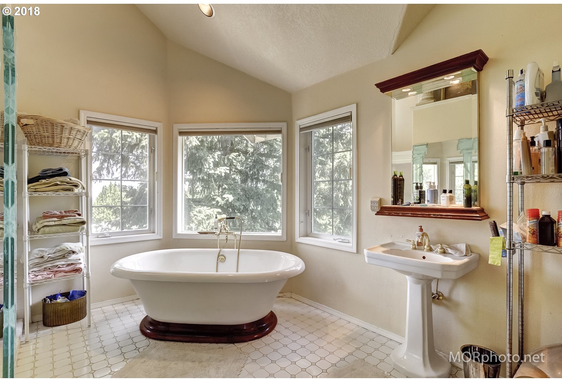 15810 Southwest Cardinal Loop Beaverton, OR 97007 - Photo 11 of 24 Gallery Image 11