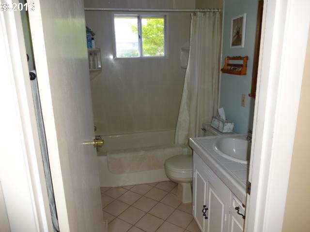 8007 Southwest Locust Street Portland, OR 97223 - Photo 13 of 13 Gallery Image 13