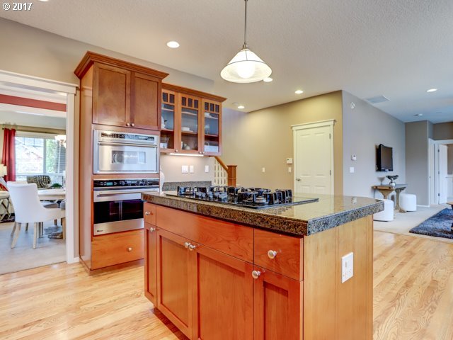 3716 Northwest Lansbrook Terrace Portland, OR 97229 - Photo 10 of 32