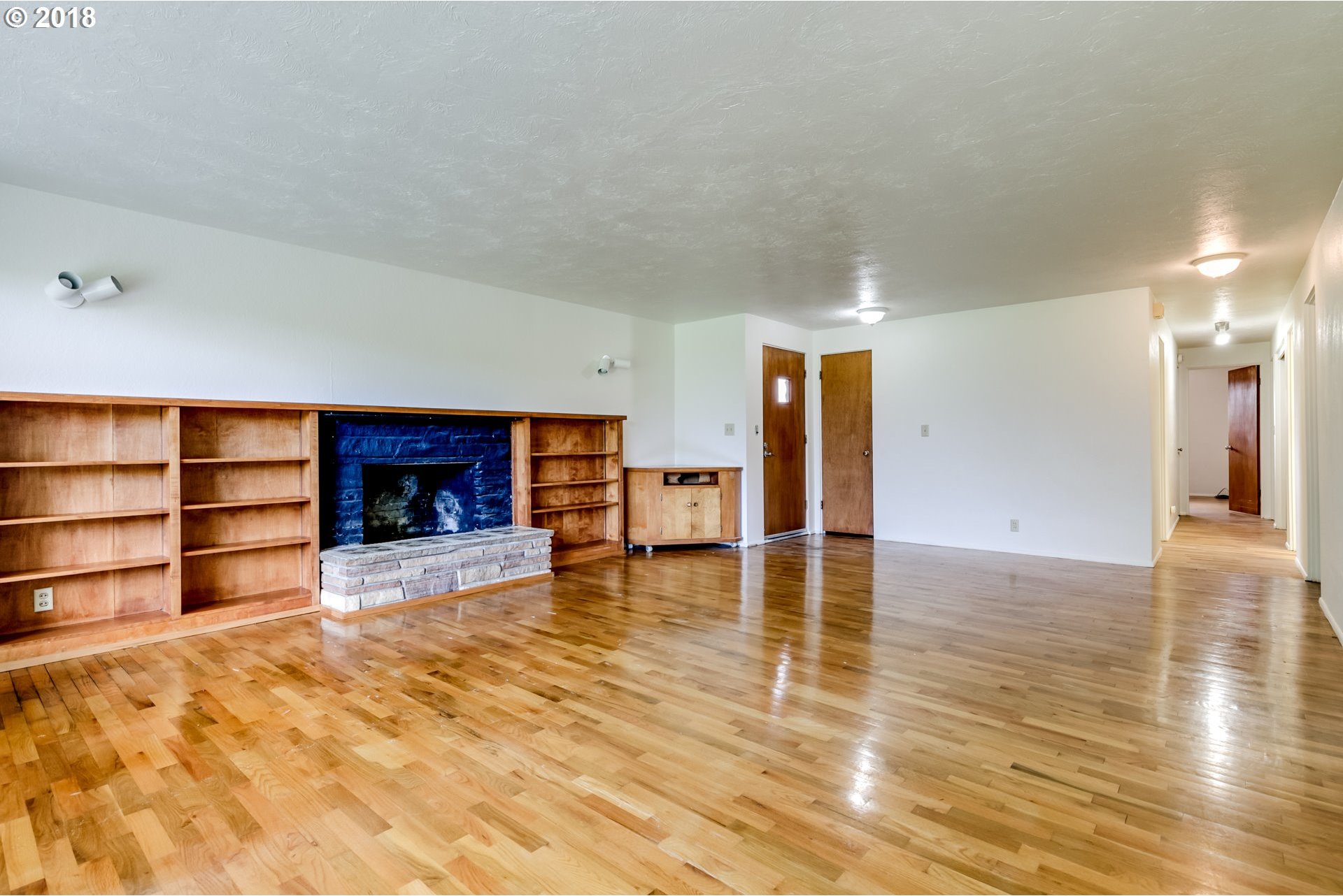 2243 Debra Drive Springfield, OR 97477 - Photo 8 of 28 Gallery Image 8