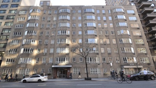 The Westmore 333 W 57th St, Manhattan, NY 10019 - Photo 2 of 12