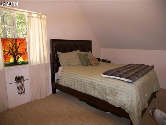 1120 Greentree Loop Grants Pass, OR 97527 - Photo 8 of 10