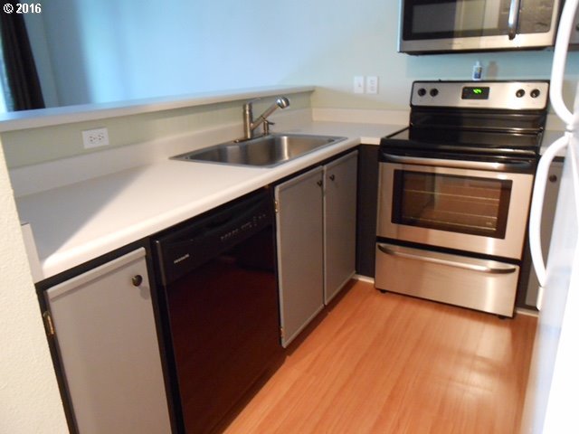 7143 Southwest Sagert Street, Unit 105 Tualatin, OR 97062 - Photo 9 of 23