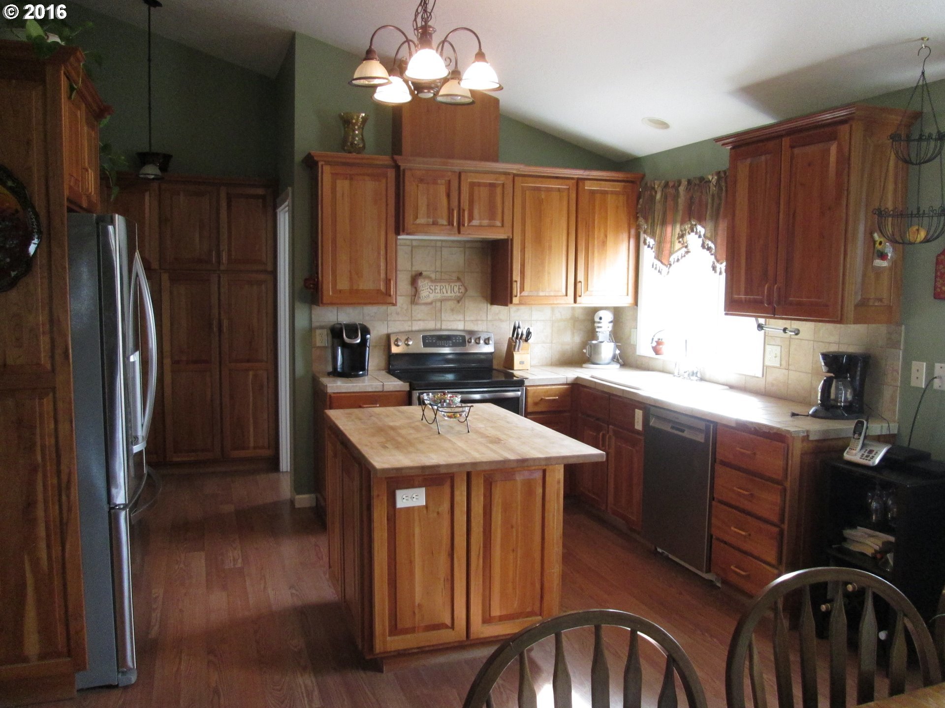 11827 Jones Road Northeast Woodburn, OR 97071 - Photo 12 of 30 Gallery Image 12