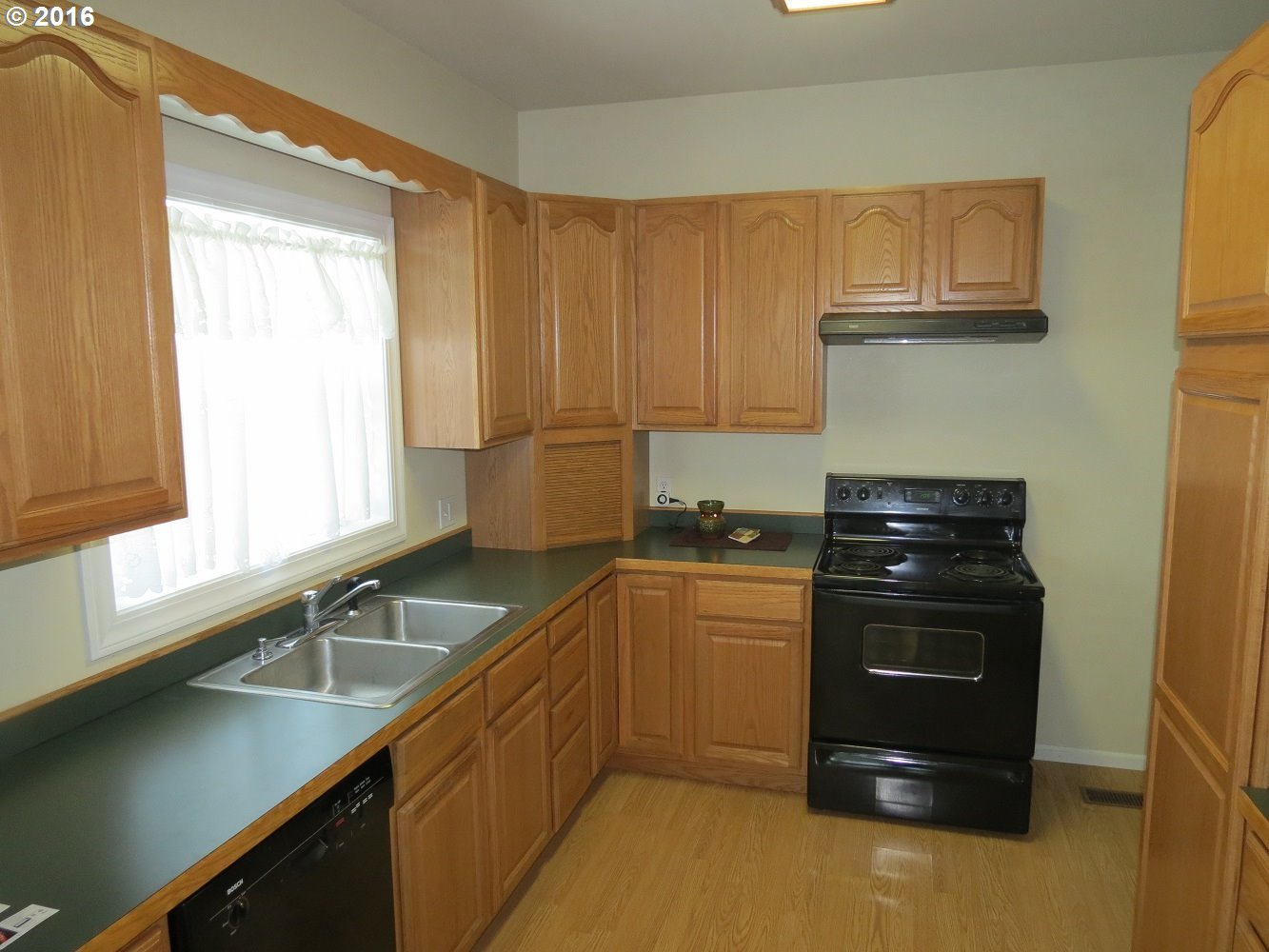 416 Southwest 5th Street Pendleton, OR 97801 - Photo 16 of 21