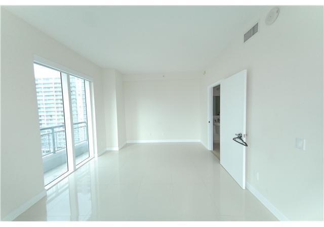 60 Southwest 13th Street, Unit 1421 Miami, FL 33130 - Photo 4 of 23