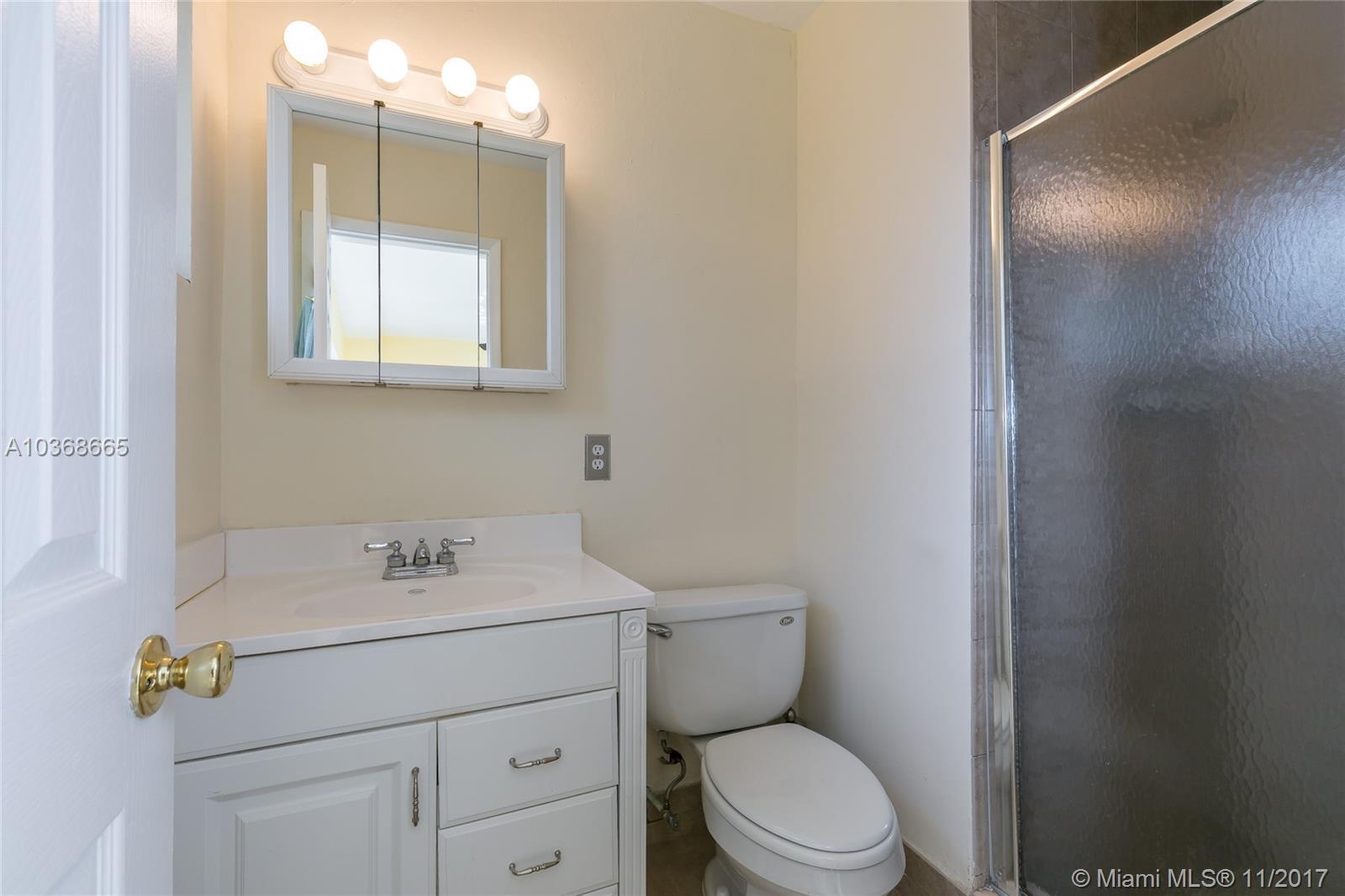 1342 North 30th Road Hollywood, FL 33021 - Photo 24 of 31 Gallery Image 24