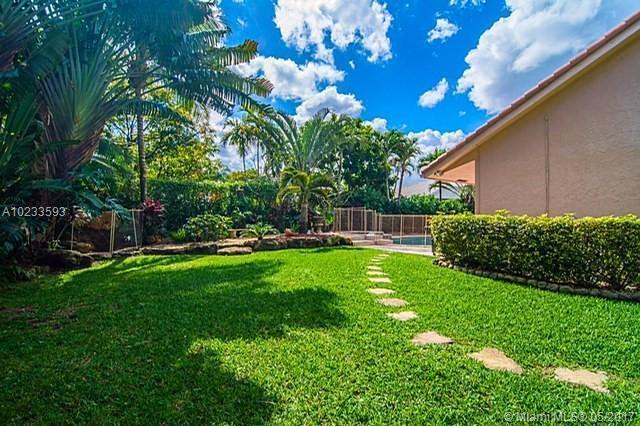 762 Crescent Way Weston, FL 33326 - Photo 6 of 34