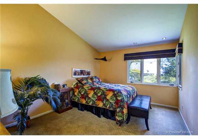 3132 Caminito Ricardo Encinitas, CA 92024 - Photo 19 of 23 Bedroom 2 with walkin closet and pull down ladder to access attic.