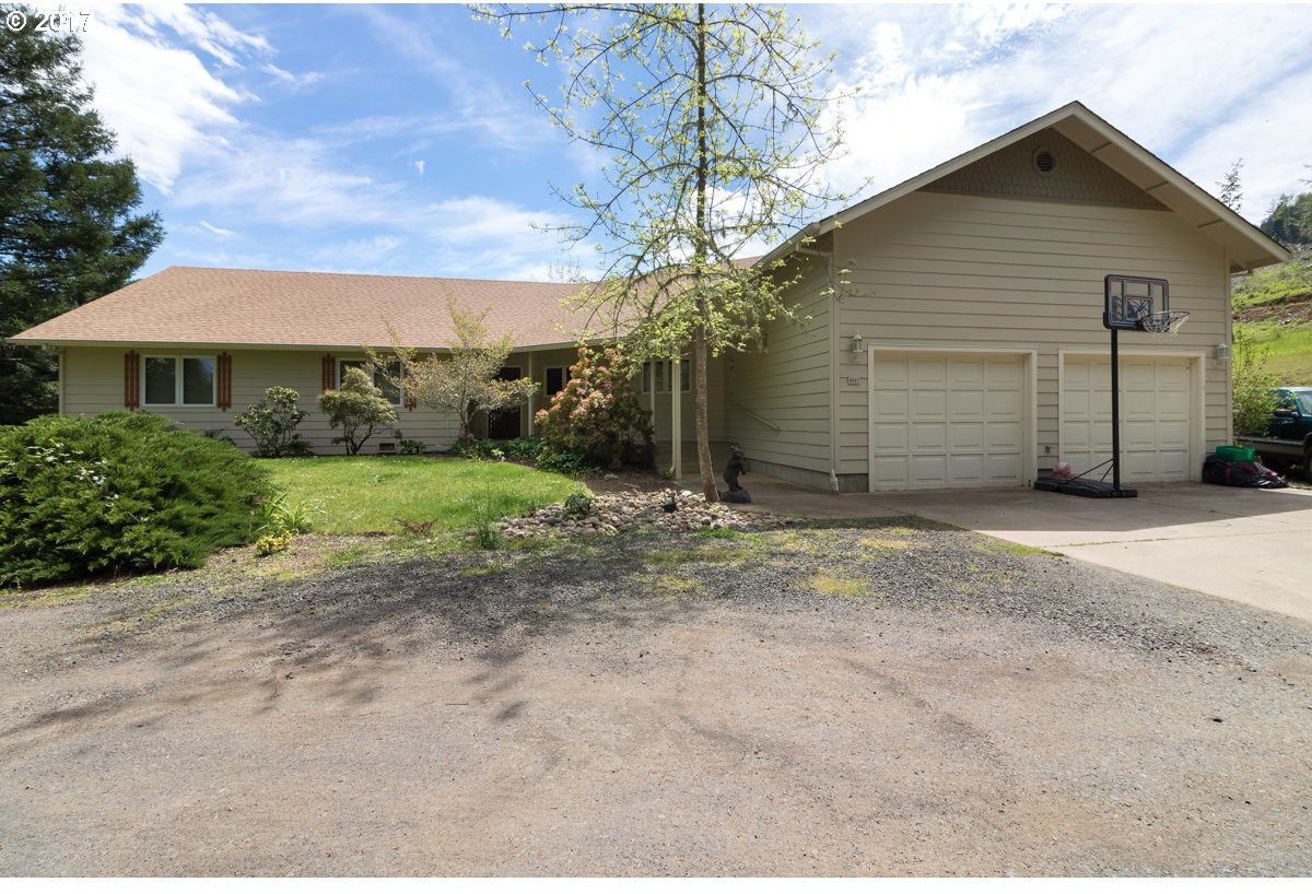8641 Elkhead Road Yoncalla, OR 97499 - Photo 26 of 30