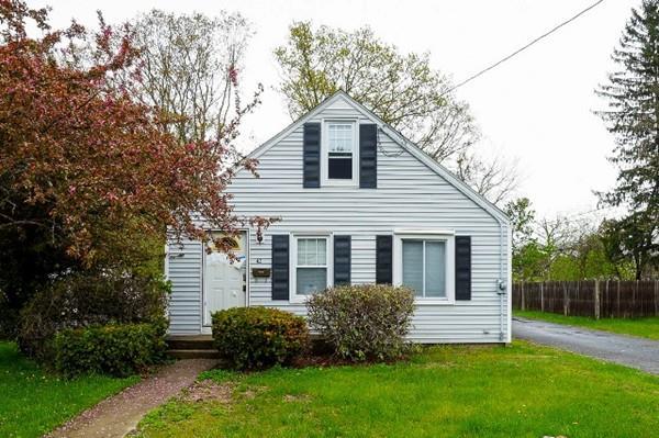42 2nd Island Road Webster, MA 01570 - Photo 2 of 20