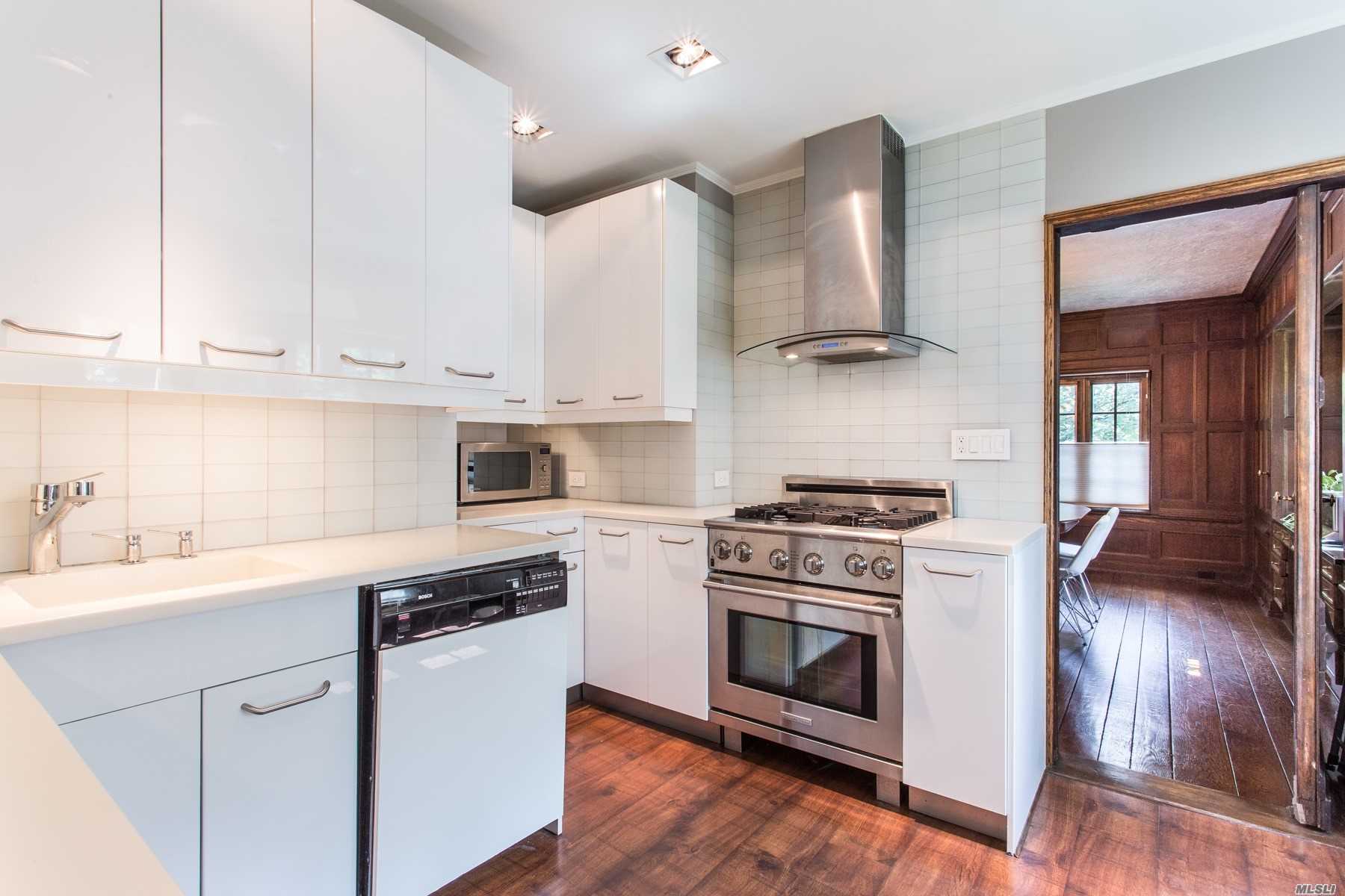 7 Holder Place Queens, NY 11375 - Photo 6 of 19