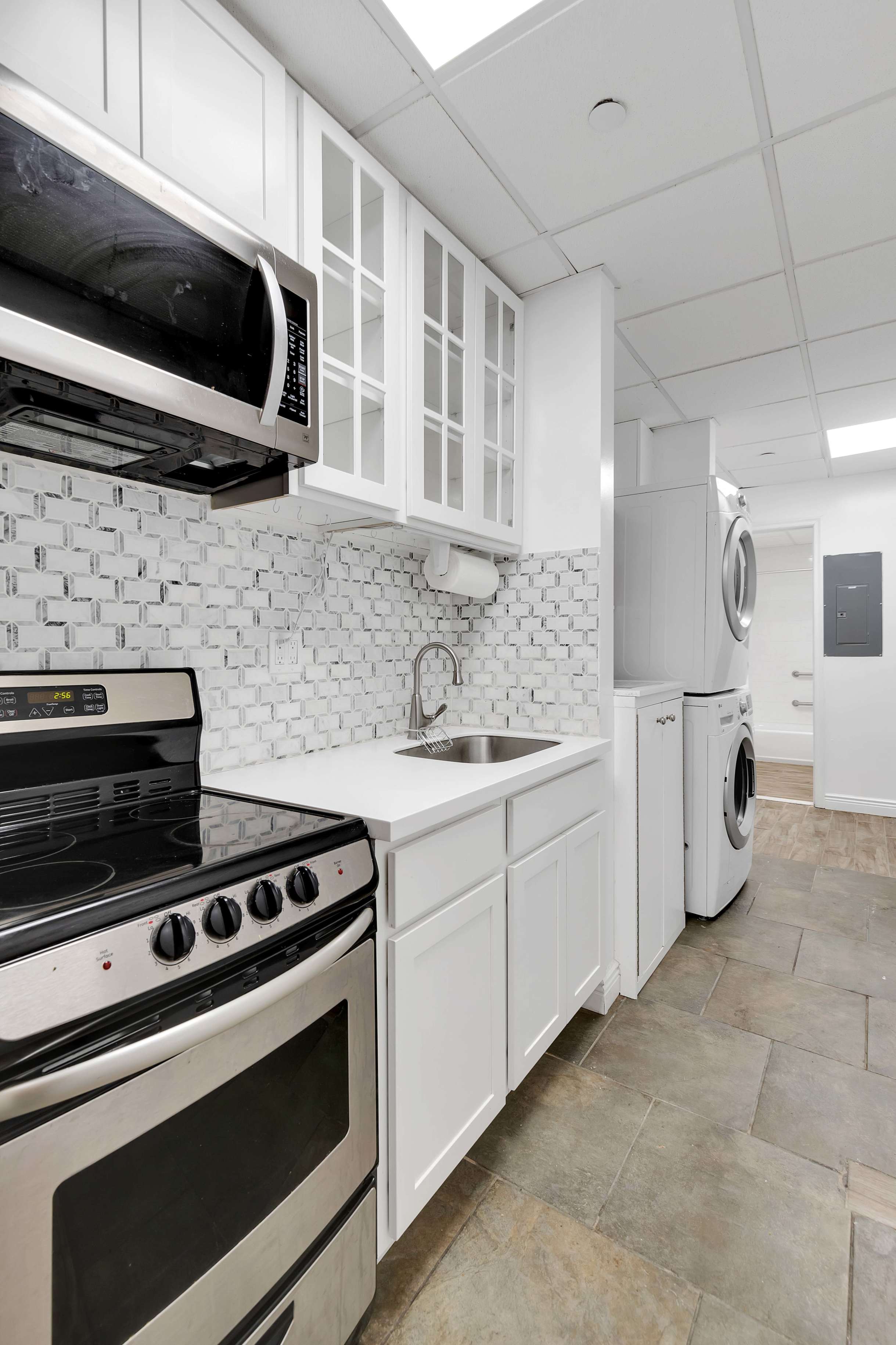 414 West 45th Street, Unit 1A Manhattan, NY 10036 - Photo 2 of 4