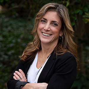 Headshot of Esther Cohen Eskin