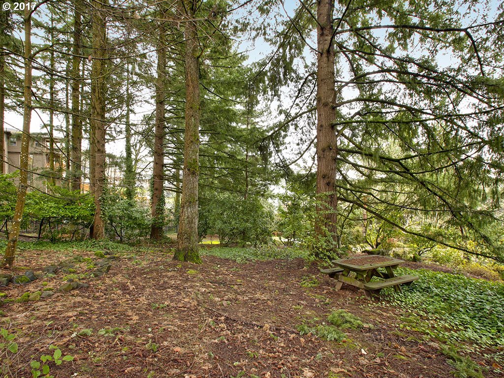 12555 Southwest Beef Bend Road Tigard, OR 97224 - Photo 3 of 25 Gallery Image 3