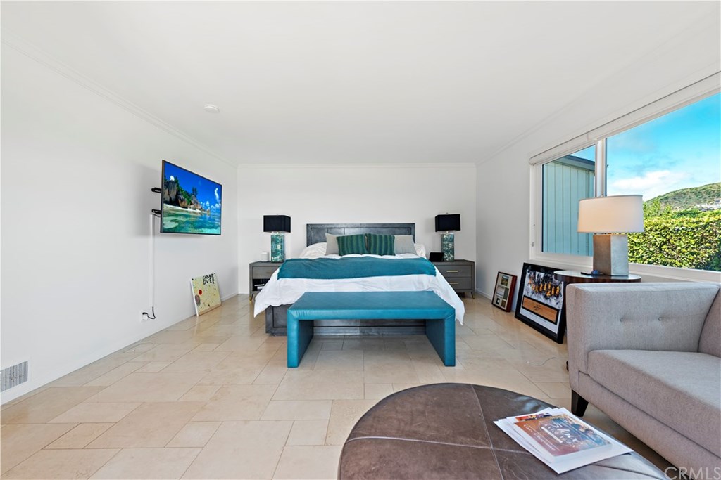 191 Emerald Bay Laguna Beach, CA 92651 - Photo 19 of 36