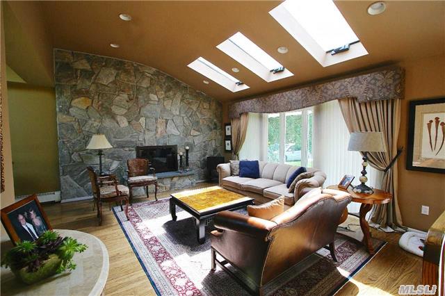 75 Sandy Hollow Road Port Washington, NY 11050 - Photo 2 of 20