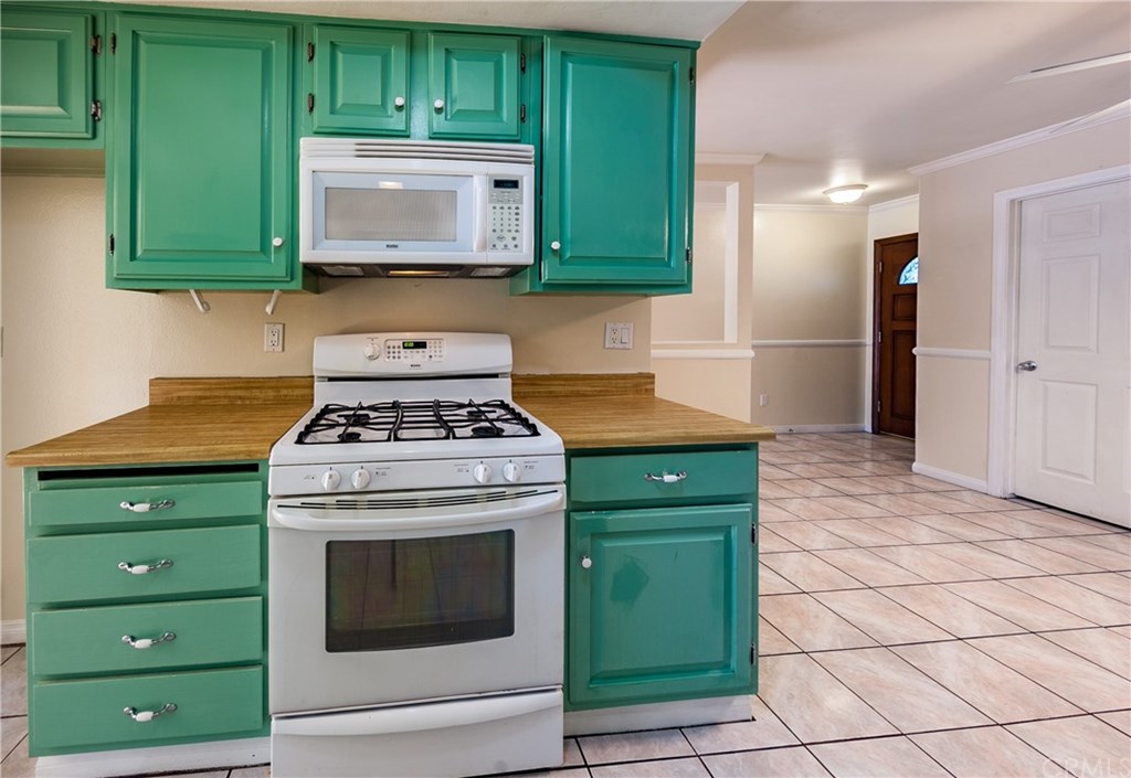 938 Aaron Drive Redlands, CA 92374 - Photo 9 of 22