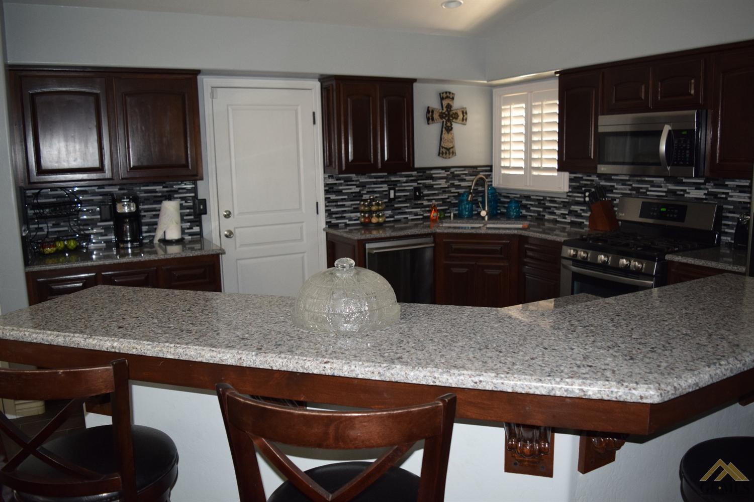 4502 Chinta Drive Bakersfield, CA 93313 - Photo 8 of 29