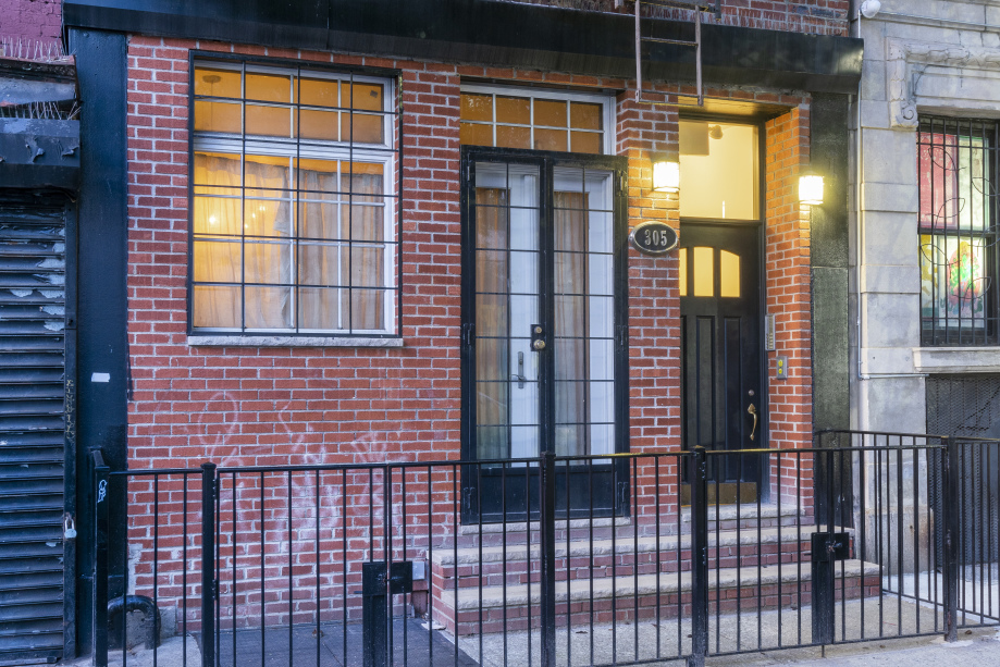 305 E 4th St, Manhattan, NY 10009 - Photo 2 of 2