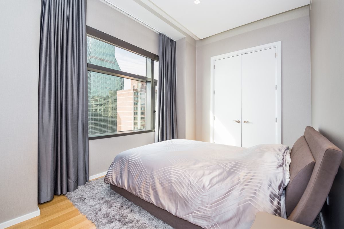 50 United Nations Plaza, Unit 24A Manhattan, NY 10017 - Photo 4 of 16